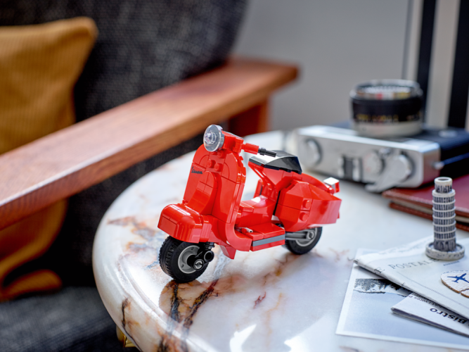 LEGO® Creator Expert 40517 La Vespa