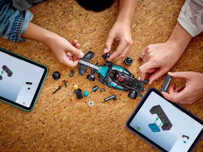 LEGO® Speed Champions 77244 Závodní auto Mercedes-AMG F1® W15