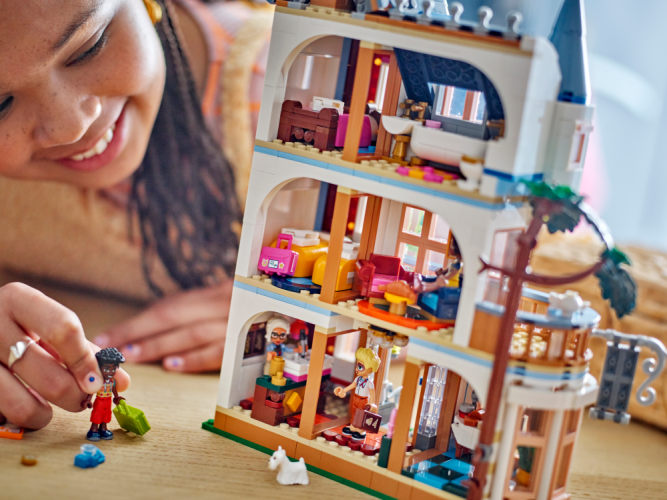 LEGO® Friends 42638 Hostal del Castillo