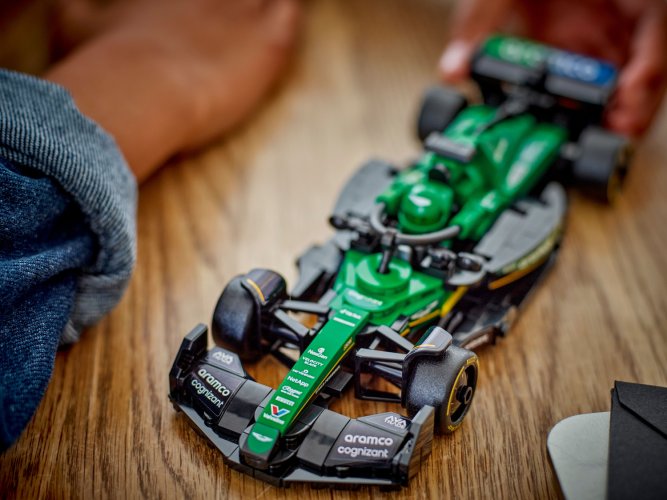 LEGO® Speed Champions 77245 Carro de Corrida Aston Martin Aramco F1® AMR24