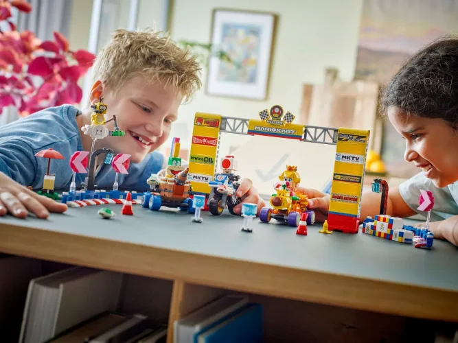 LEGO® Super Mario™ 72036 Mario Kart™ - Bébé Peach et ensemble de grand prix