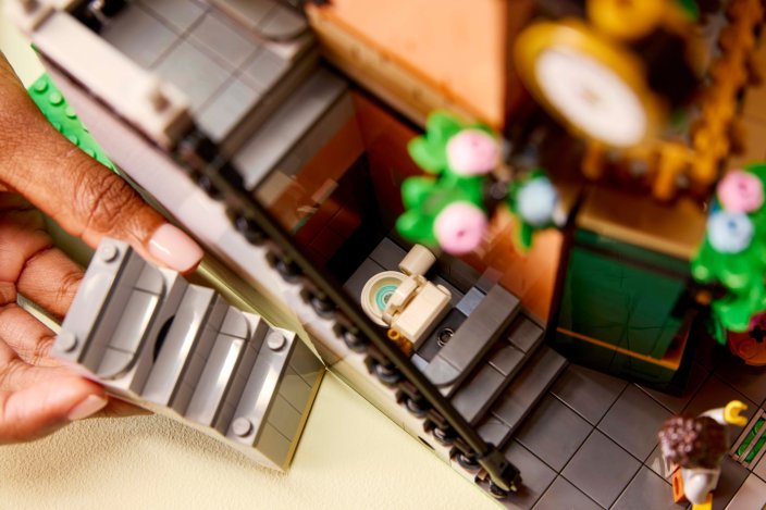 LEGO® Icons 10350 Eckhaus im Tudorstil