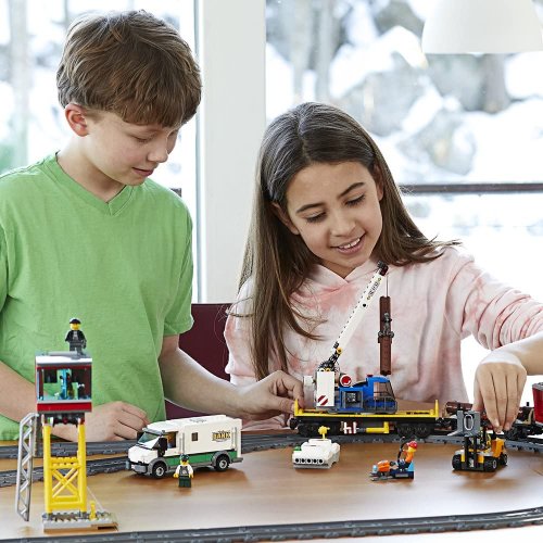 LEGO® City 60198 Le train de marchandises télécommandé