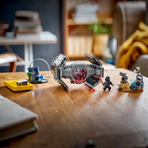 LEGO® Star Wars TM 75421 SMART Play™ : le TIE Fighter™ de Dark Vador