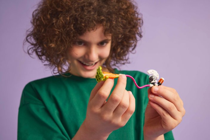 LEGO® DREAMZzz™ 71490 Izzie i gamerski Bunchu
