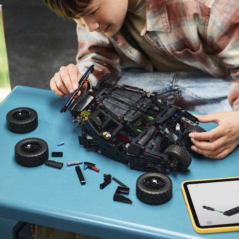 LEGO® Technic 42239 Batmobile™ Tumbler