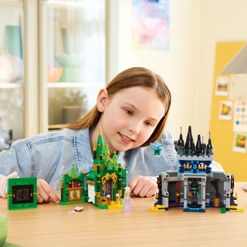 LEGO® Wicked 75689 Emerald City & Kiamo Ko Castle