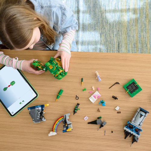 LEGO® Wicked 75689 Emerald City & Kiamo Ko Castle