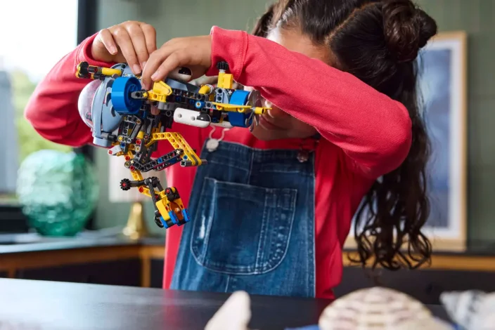 LEGO® Technic™ 42201 Le sous-marin de recherche en haute mer