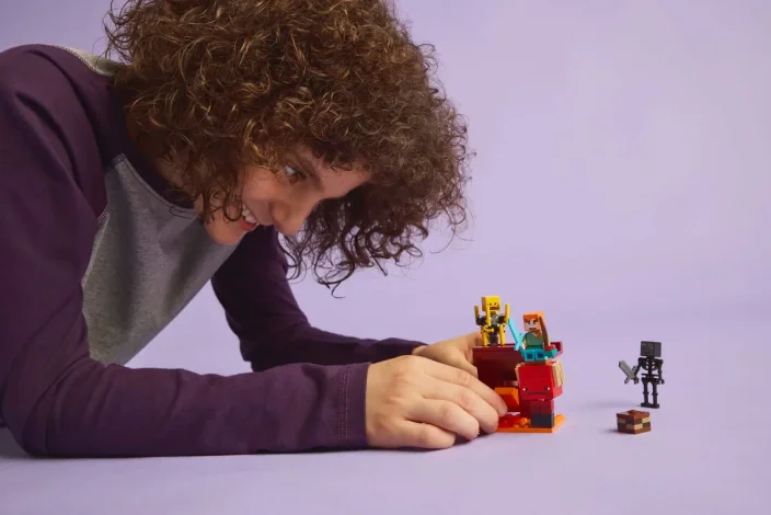 LEGO® Minecraft® 21266 Csata az alvilági lávatónál