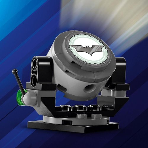 LEGO® DC Batman™ 76303 Batman™ Tumbler vs. Kétarc™ és Joker™