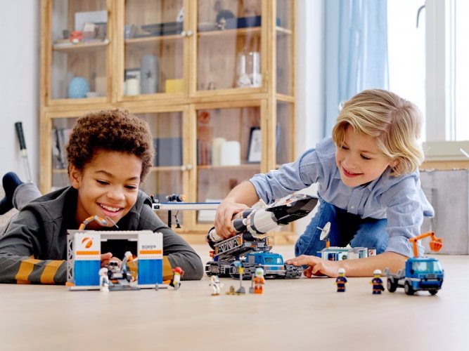 LEGO® City 60229 Montáž a přeprava vesmírné rakety - poškozený obal
