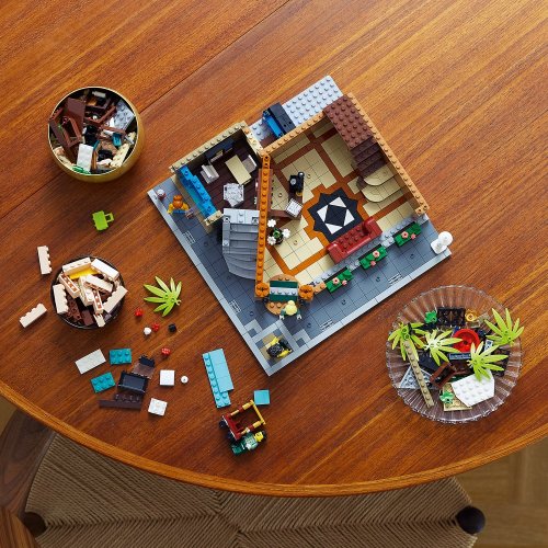 LEGO® Icons 10297 Boutique Hotel