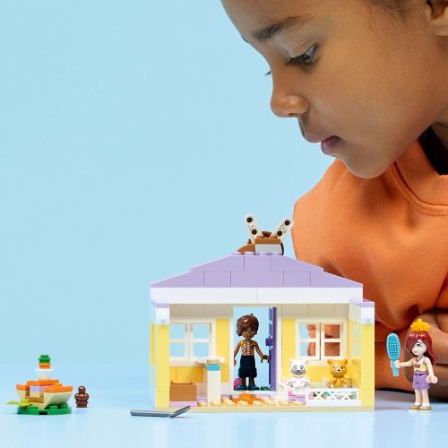 LEGO® Friends 42679 Hotel de Conejitos de Heartlake City