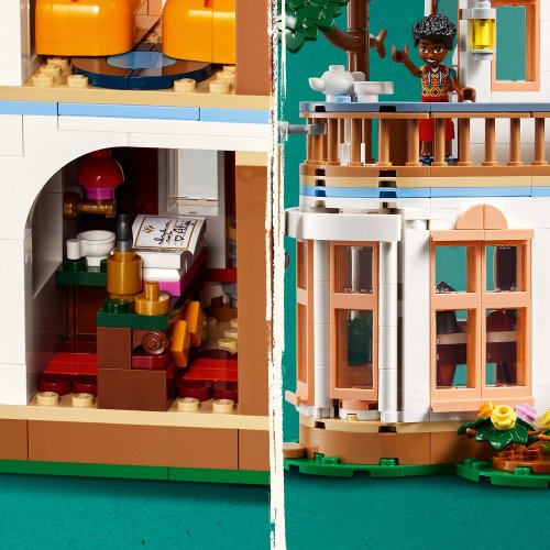 LEGO® Friends 42638 Hostal del Castillo