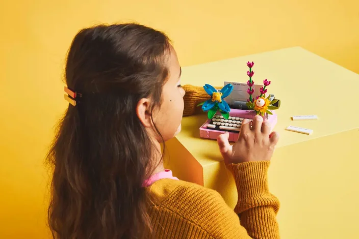 LEGO® Creator 3-in-1 31169 Írógép virágokkal