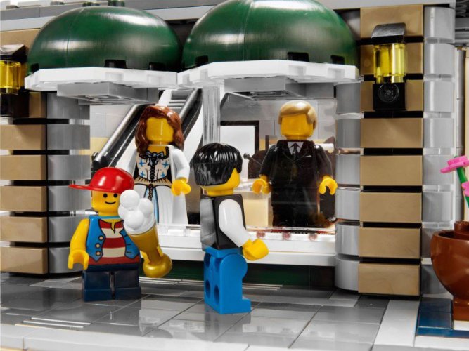 LEGO® Creator Expert 10211 Grand Emporium