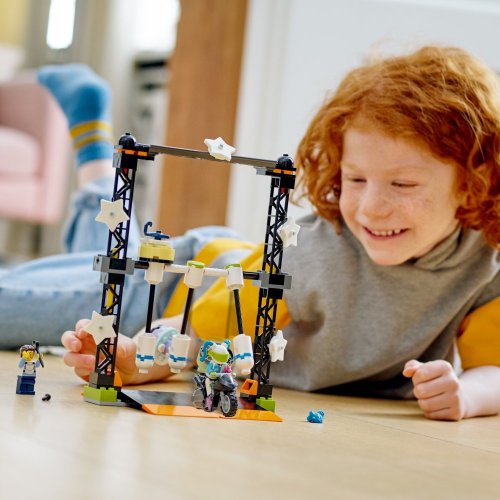 LEGO® City 60341 Wyzwanie kaskaderskie: przewracanie