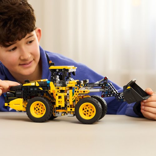 LEGO® Technic 42209 Cargadora con Ruedas Volvo L120 Electric