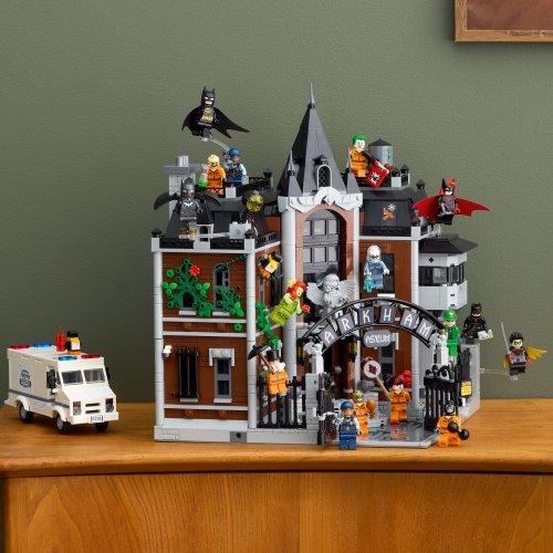 LEGO® DC Batman™ 76300 Arkham Asylum™