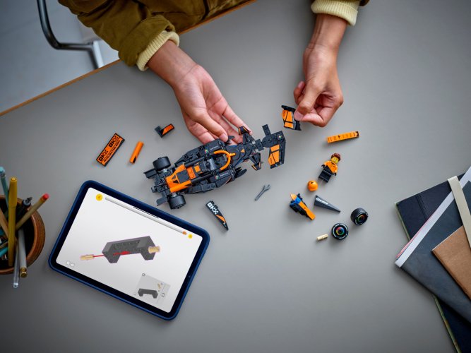 LEGO® Speed Champions 77251 Závodní auto McLaren F1® Team MCL38