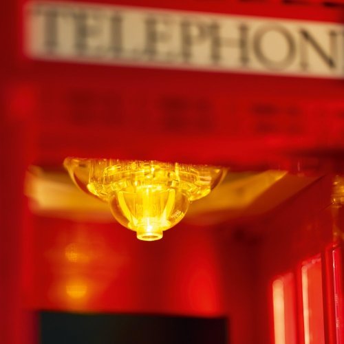 LEGO® Ideas 21347 Cabine téléphonique londonienne