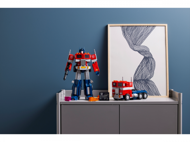 LEGO® Icons 10302 Optimus Prime