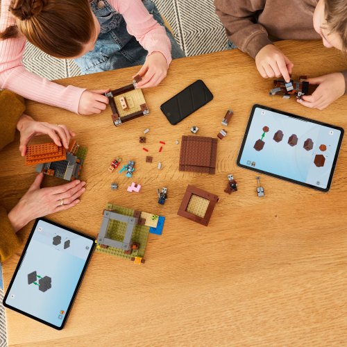 LEGO Minecraft 21278 Základna plenitelů a Ničitel