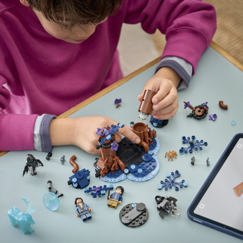 LEGO® Harry Potter™ 76475 A Tiltott Rengeteg: Expecto Patronum