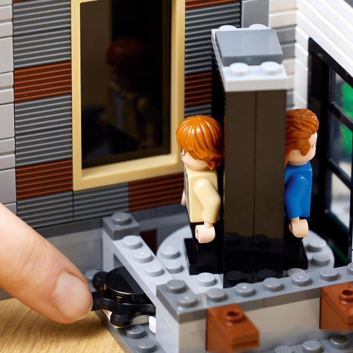 LEGO® Icons 10291 Queer Eye – A Csodaötös