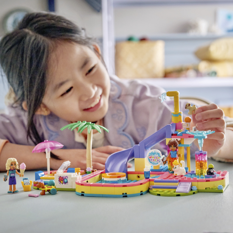 LEGO® Friends 42676 Fun Water Park Day