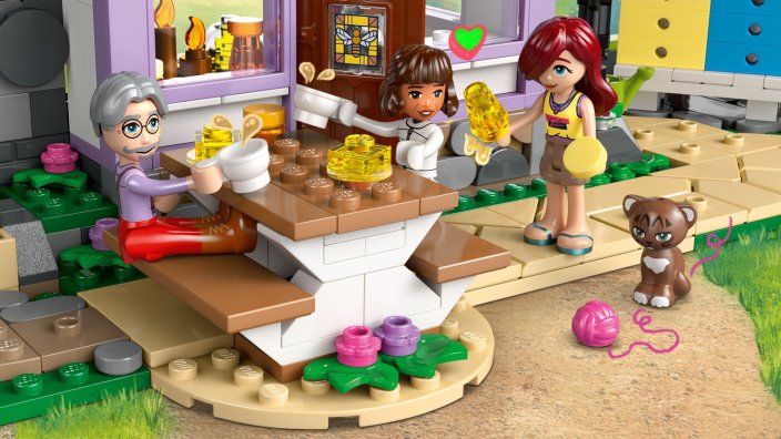 LEGO® Friends 42669 Dom včelárov a kvetinová záhrada
