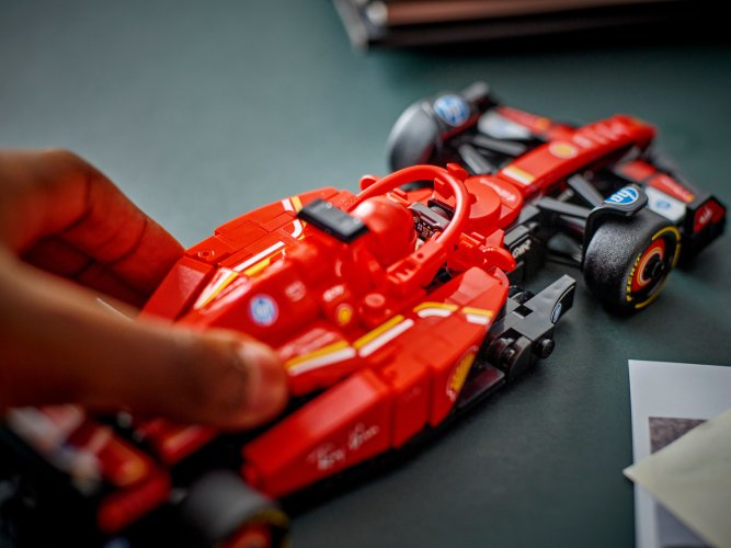 LEGO® Speed Champions 77242 Závodní auto Ferrari SF-24 F1®