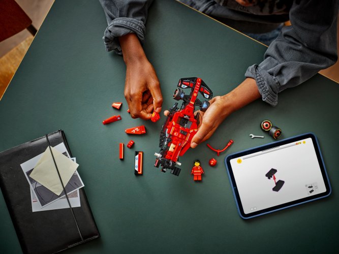 LEGO® Speed Champions 77242 Závodní auto Ferrari SF-24 F1®