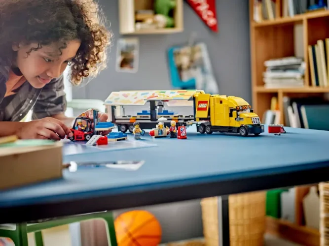 LEGO® City 60440 Sattelzug