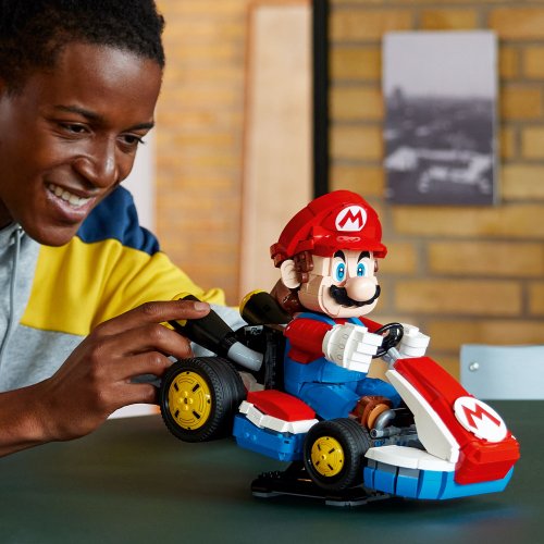 LEGO® Super Mario™ 72037 Mario Kart™: Mario a Standard Kart
