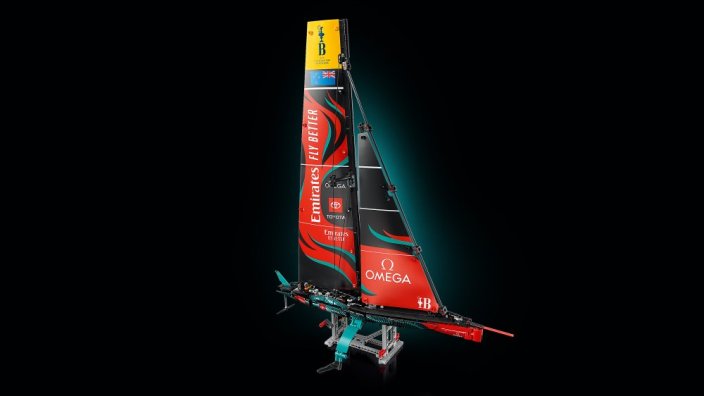 LEGO® Technic™ 42174 Yate Emirates Team New Zealand AC75