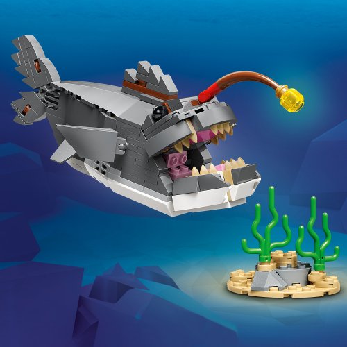 LEGO® Creator 31381 Divoký žralok a truhla s pokladem