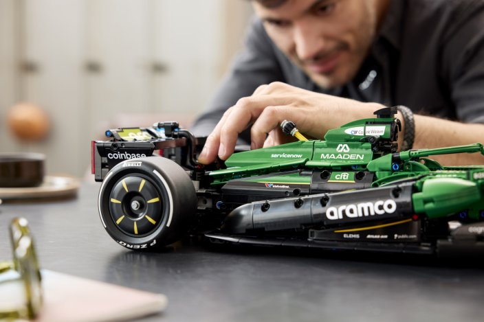 LEGO® Technic 42240 Bolid F1® Aston Martin Aramco AMR25