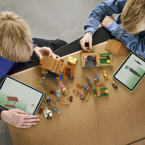 LEGO® Minecraft 21596 Angriff des Magiers auf das Dorf