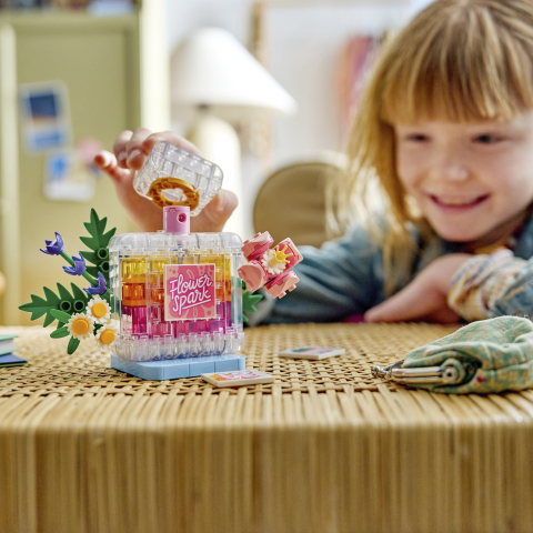 LEGO® Creator 31383 Flakon perfum z kwiatową ozdobą