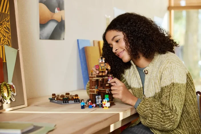 LEGO® Minecraft® 21272 Küzdőtér az erdei háznál