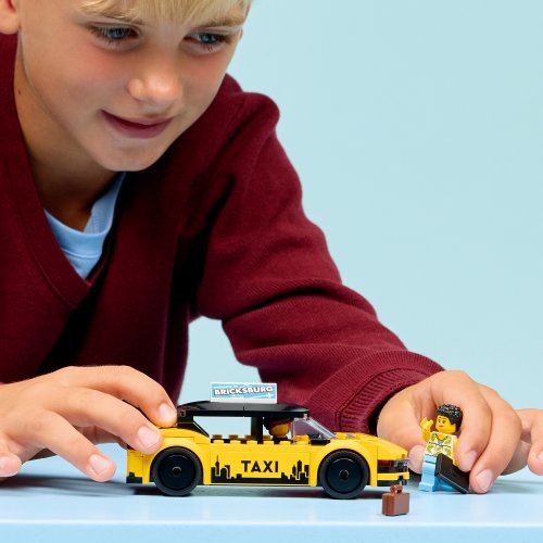 LEGO® City 60487 Taxi giallo