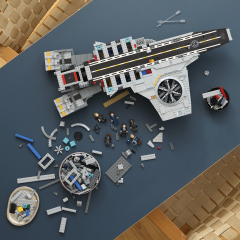 LEGO® Super Heroes 76354 S.H.I.E.L.D. Helicarrier