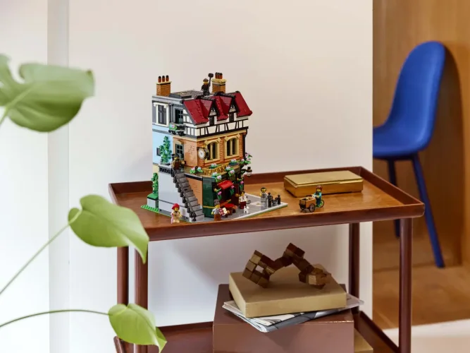 LEGO® Icons 10350 Eckhaus im Tudorstil