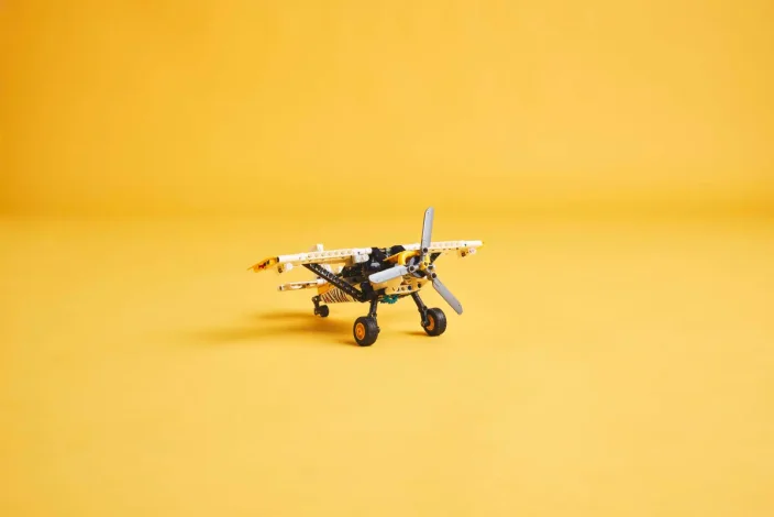LEGO® Technic™ 42198 Propellerflugzeug