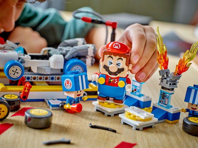 LEGO® Super Mario™ 72035 Mario Kart™ - Garage de Toad