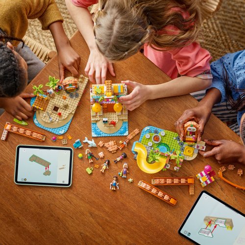 LEGO Friends 42673 Rodinná dovolená u pláže