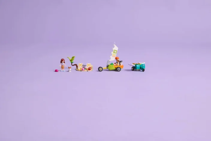 LEGO® Friends 42641 Surf- en scooterplezier met de honden