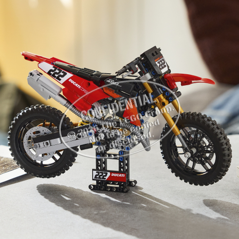 LEGO® Technic 42238 La moto Ducati Desmo450 MX Factory